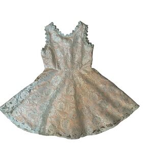 💎 Rare Editions Mint Lace Dress Size 8
Elegant Sleeveless Dress